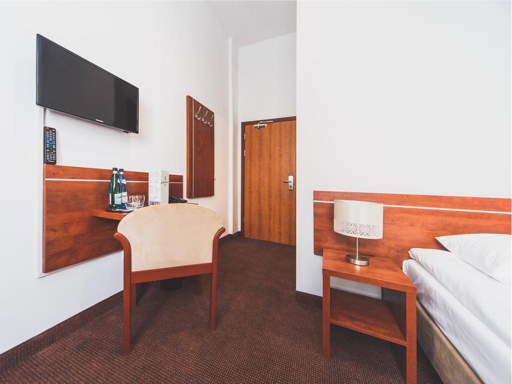 Hotel Chmielna Βαρσοβία Δωμάτιο φωτογραφία