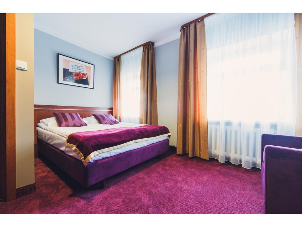 Hotel Chmielna Βαρσοβία Δωμάτιο φωτογραφία