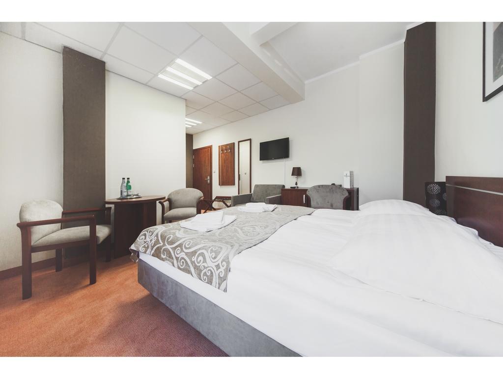 Hotel Chmielna Βαρσοβία Δωμάτιο φωτογραφία