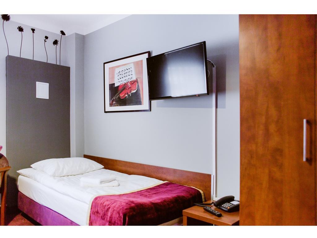 Hotel Chmielna Βαρσοβία Δωμάτιο φωτογραφία