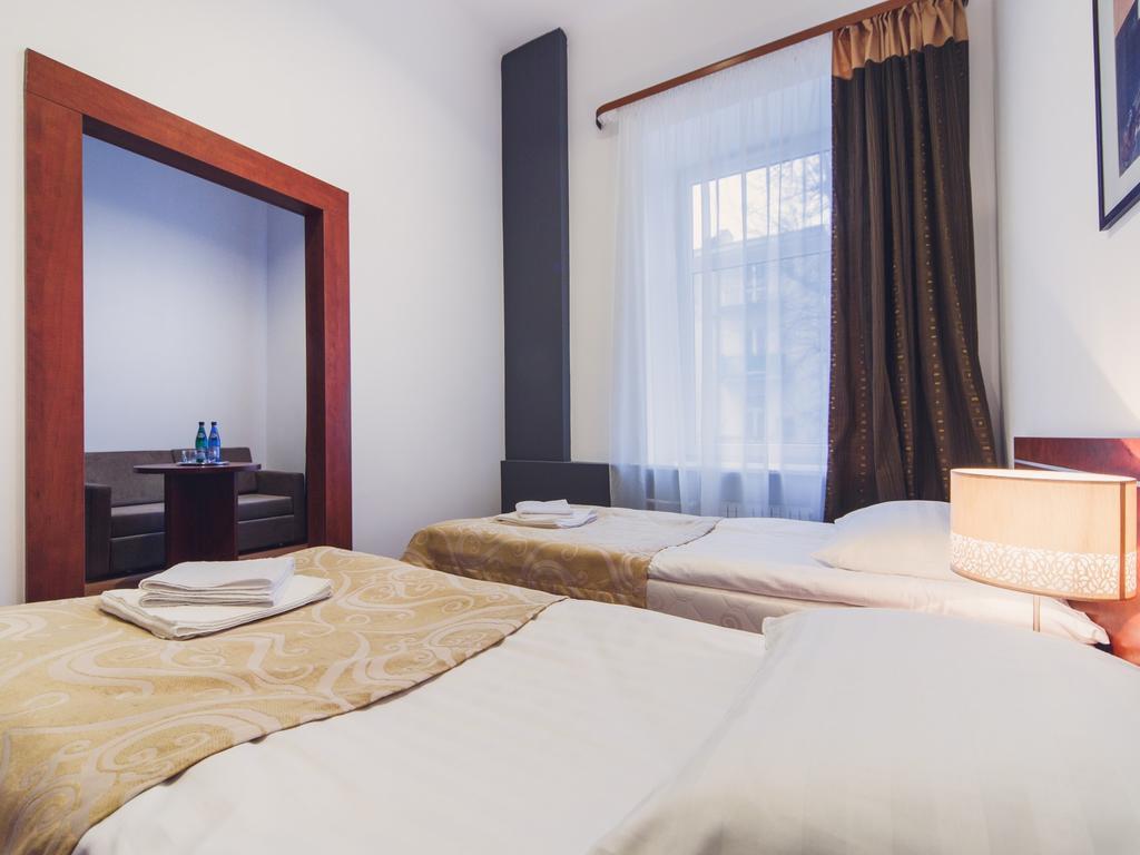 Hotel Chmielna Βαρσοβία Δωμάτιο φωτογραφία